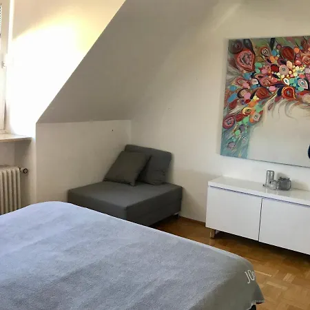 Gemutliches Zuhause Im Dachgeschoss Am Konigsplatz Appartement