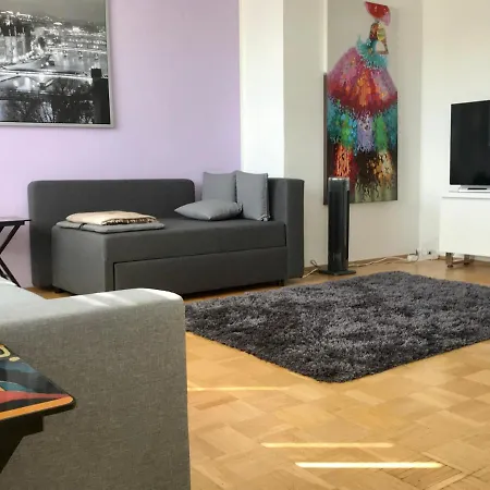 Gemütliches Zuhause Im Dachgeschoss Am Königsplatz München