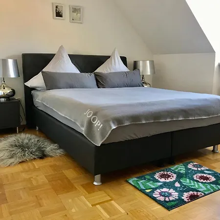 Gemutliches Zuhause Im Dachgeschoss Am Konigsplatz 公寓